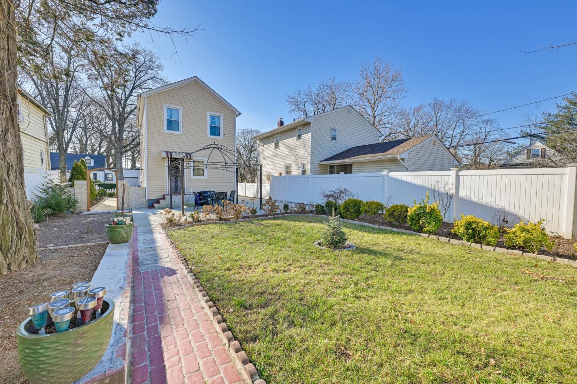 Charming Valley Stream Home 24 Mi To Central Park ภายนอก รูปภาพ